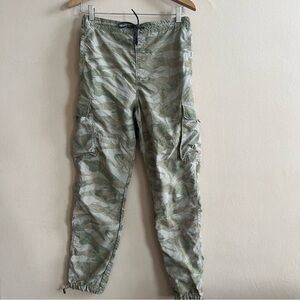 LCKR Camo Cargo Camo Pants Size M‎